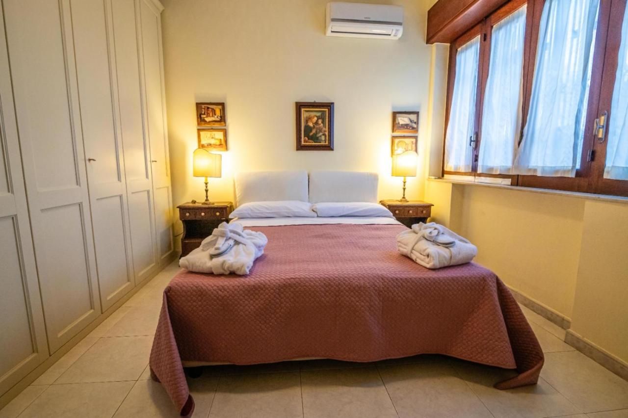 Ferienwohnung Courrier-House Aci Castello Exterior foto