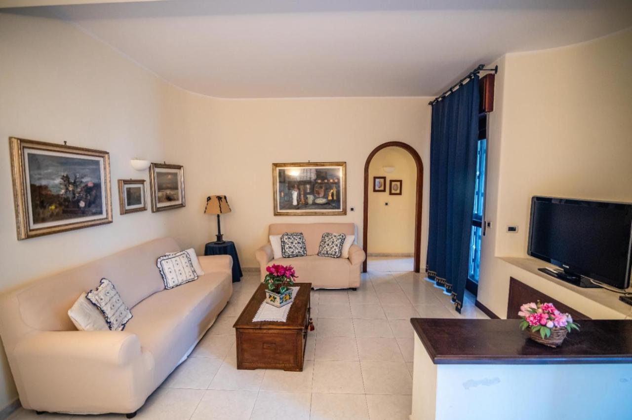 Ferienwohnung Courrier-House Aci Castello Exterior foto
